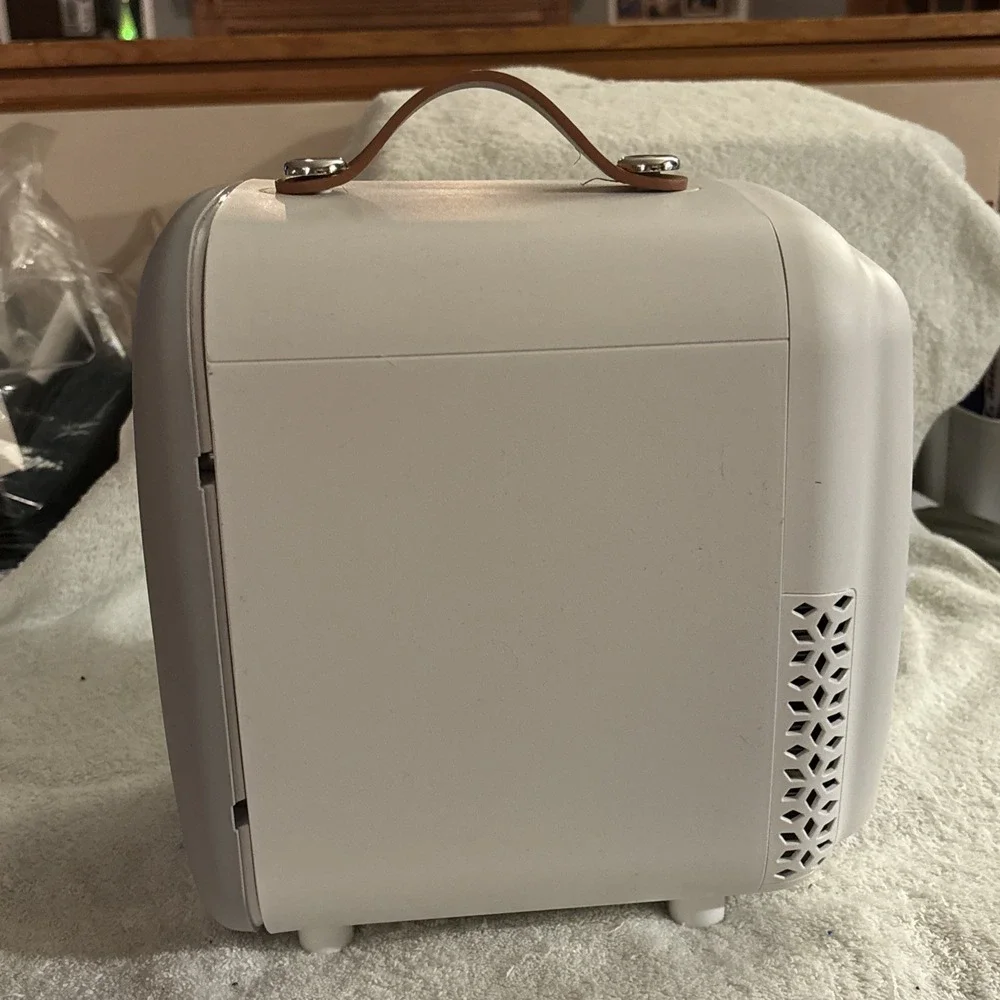 Subcold Pro4L Mini USB Fridge Cooler   NEW Open Box Portable Fridge